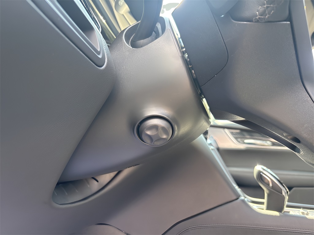 2025 Cadillac XT6
