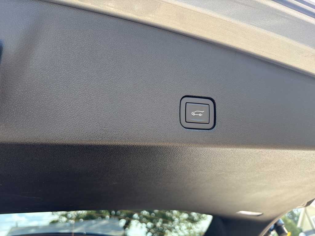 2025 Cadillac XT6