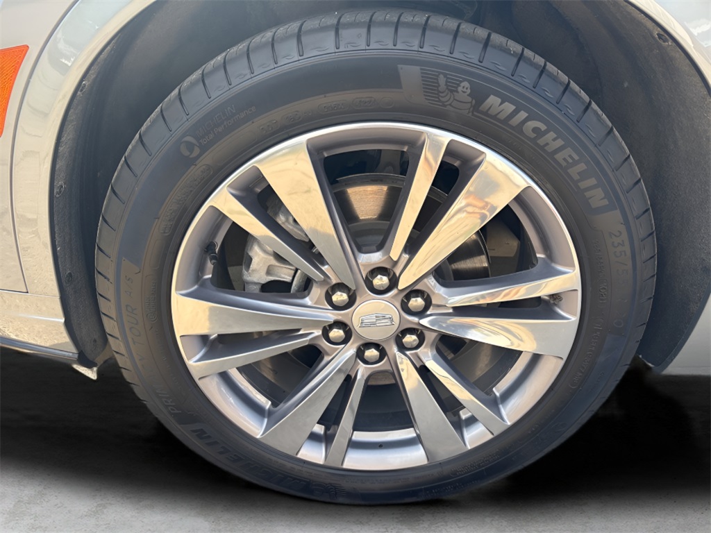 2025 Cadillac XT6