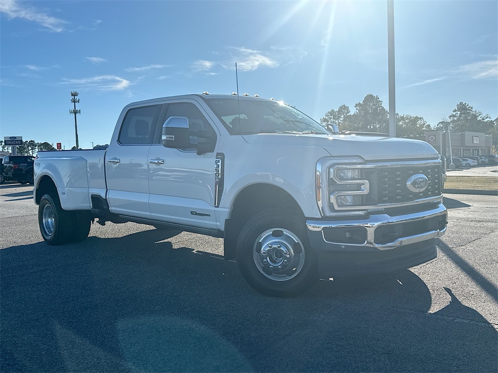 2025 Ford F-350SD Lariat