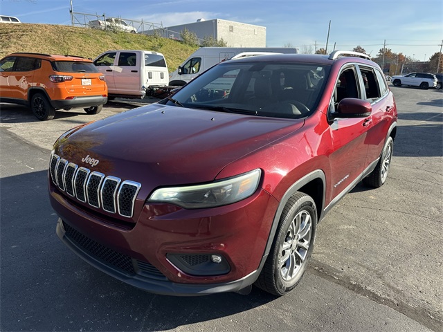Used 2019 Jeep Cherokee Latitude Plus with VIN 1C4PJLLB3KD316465 for sale in Kansas City