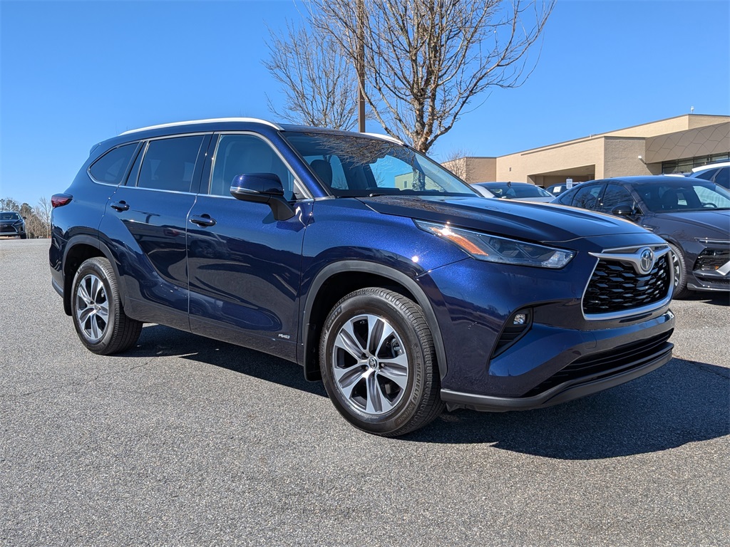 2022 Toyota Highlander Hybrid XLE AWD