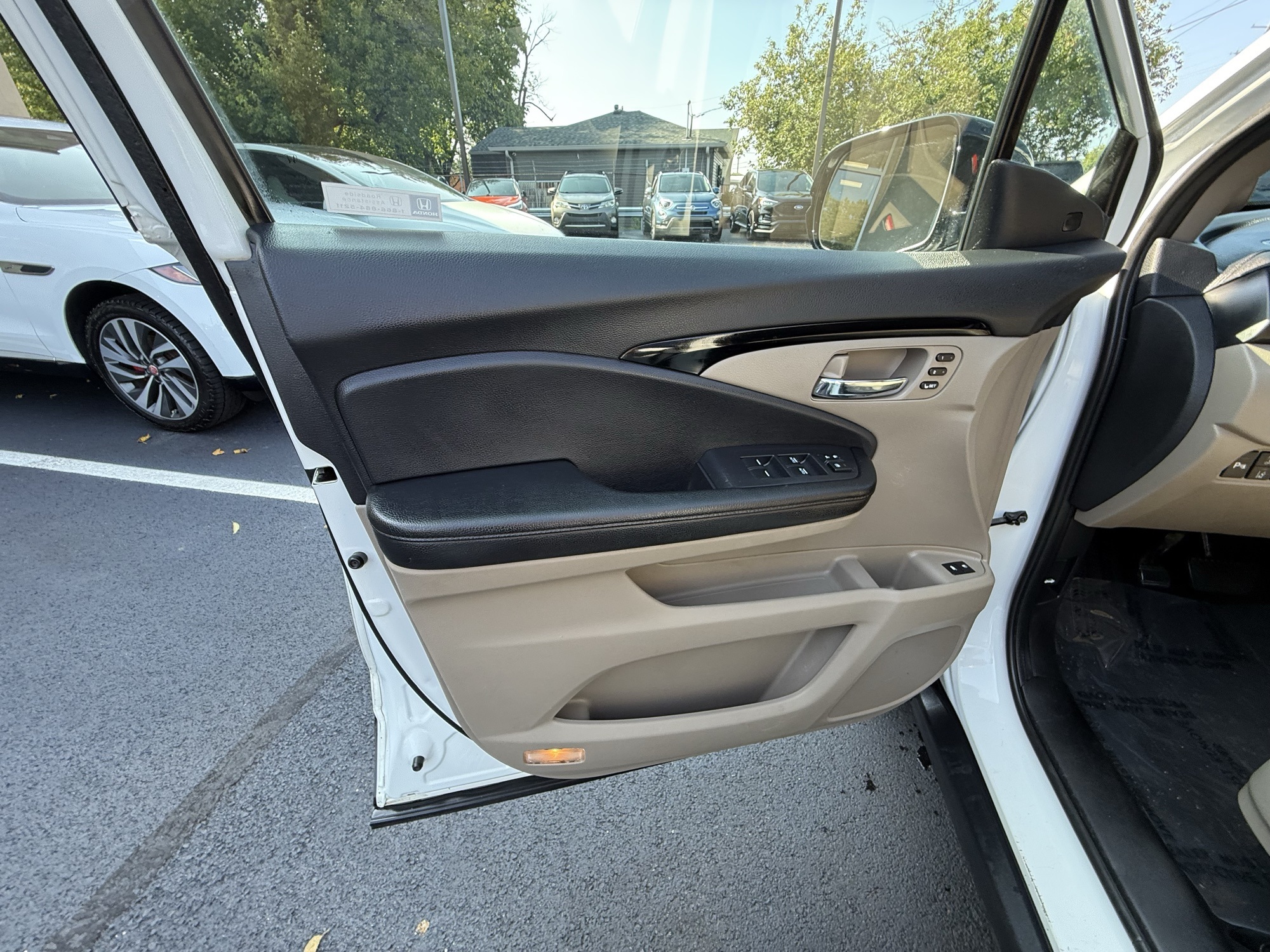 2020 Honda Pilot Touring photo 18