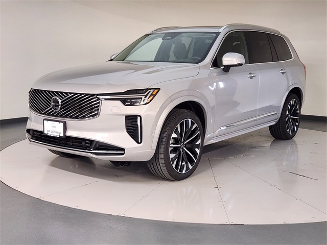 2025 Volvo XC90 B5 Plus