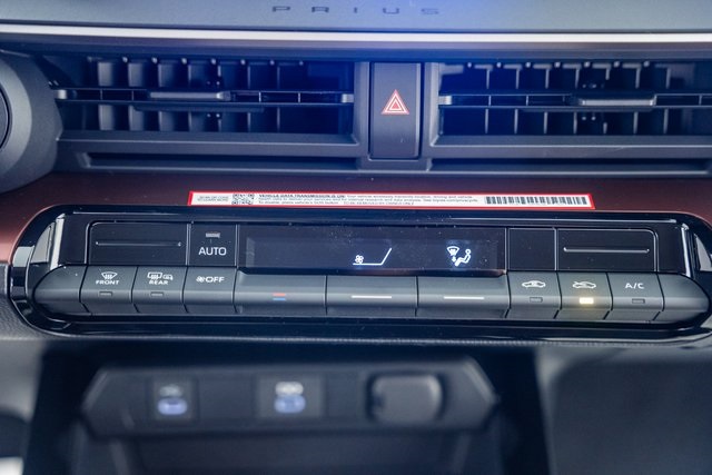 ToyotaPrius Plug-In Hybrid25