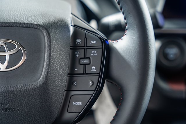 ToyotaPrius Plug-In Hybrid29