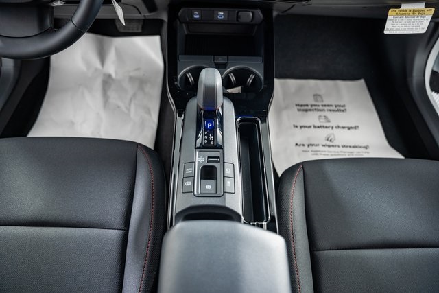 ToyotaPrius Plug-In Hybrid32