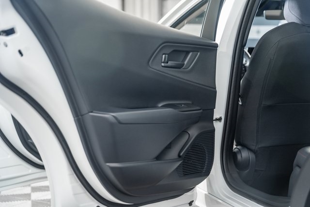 ToyotaPrius Plug-In Hybrid38