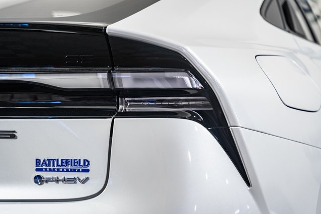 ToyotaPrius Plug-In Hybrid7