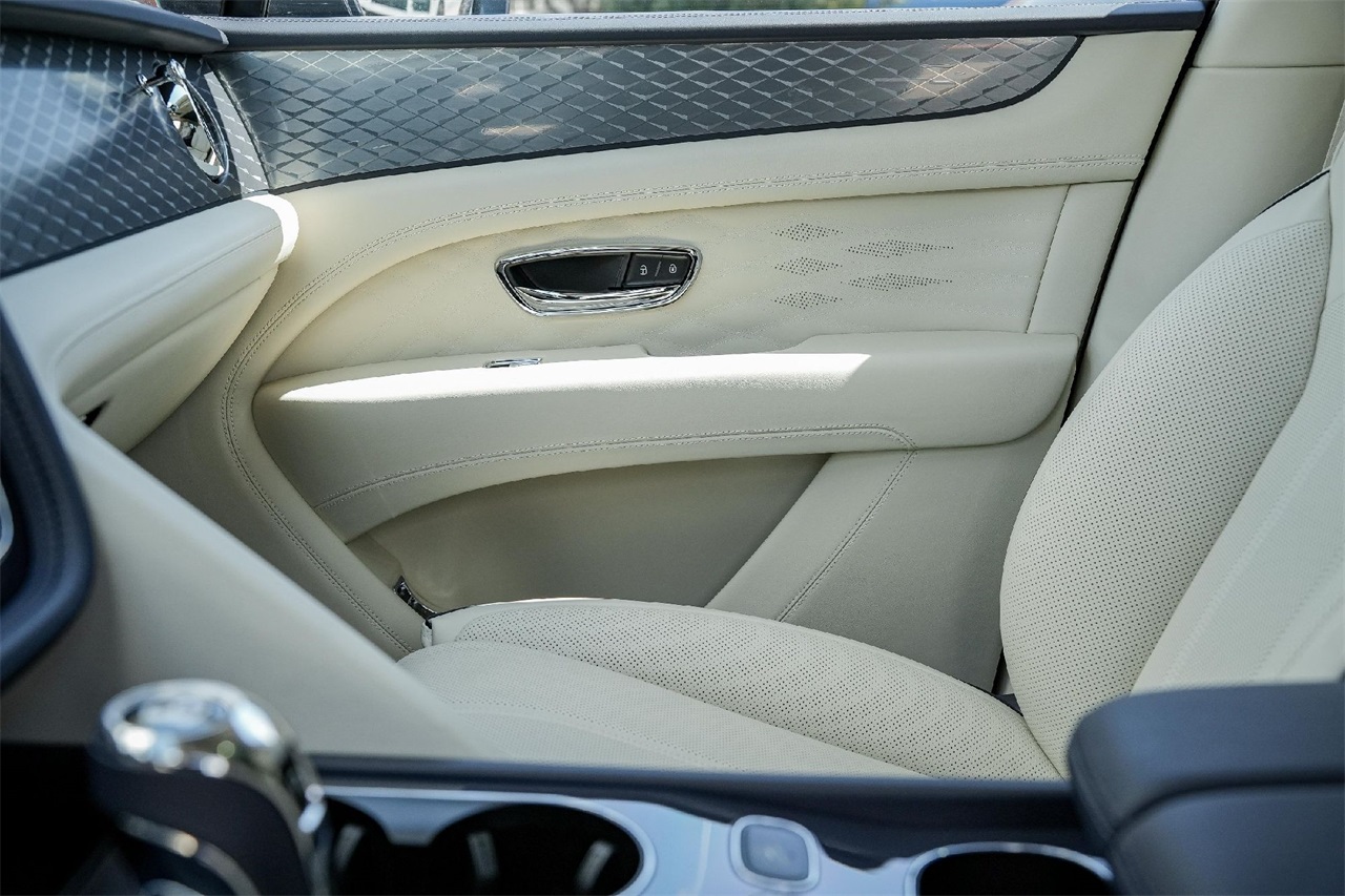 New Car 2025 Bentley Bentayga Ewb  For Sale Under $300,000 In Austin, Texas
