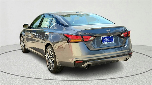 2025 Nissan Altima