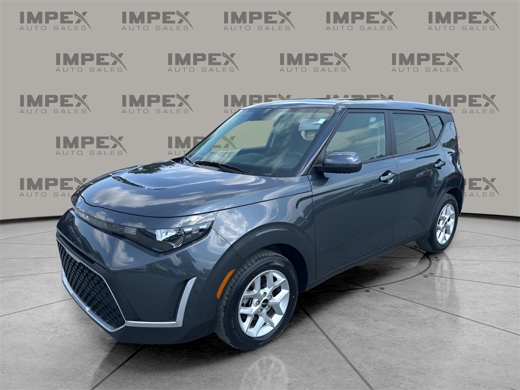 2024 Kia Soul LX's photo