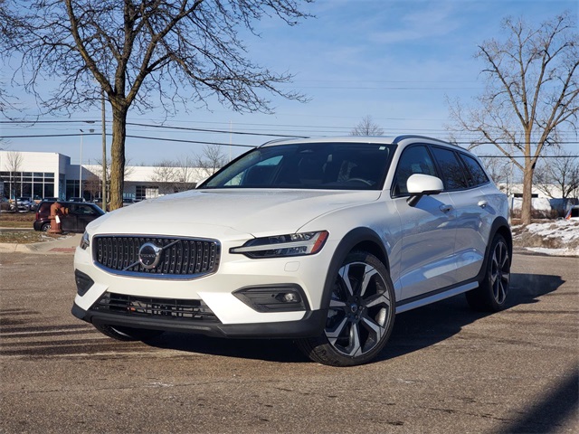 2025 Volvo V60 Cross Country B5 Ultra AWD
