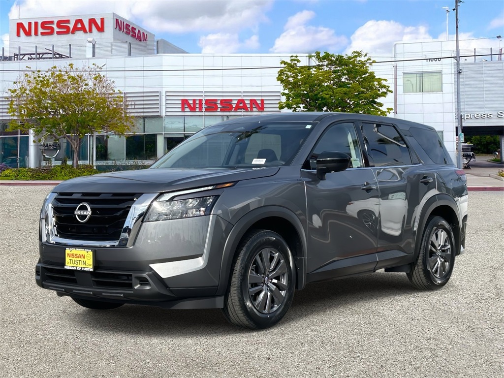2025 Nissan Pathfinder S