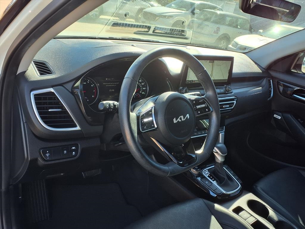 2023 Kia Seltos SX White at Bayshore Chrysler Jeep Dodge Ram