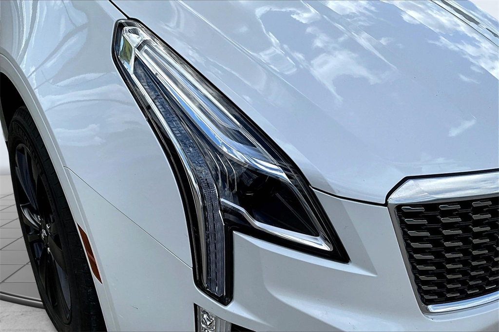 2023 Cadillac XT5 Premium Luxury White at Tom Peacock Cadillac