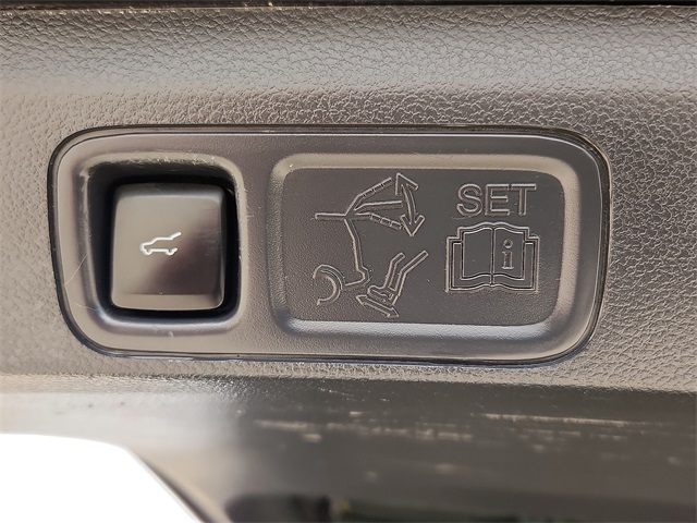 Used Car 2023 Lincoln Navigator  Black Label For Sale Under $70,000 In Plainview, Texas