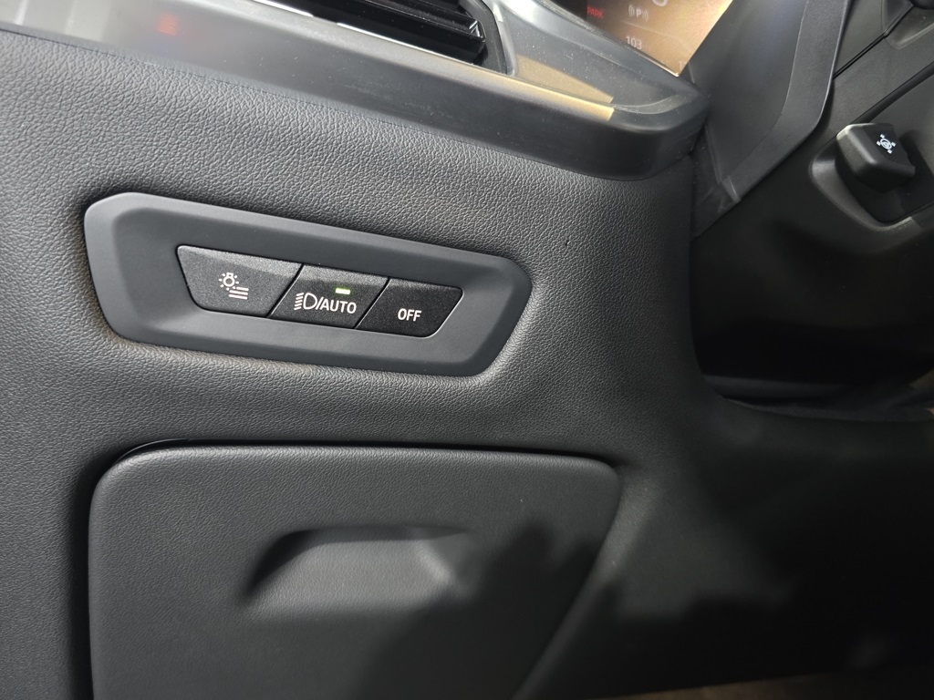 Thumbnail: 2025 BMW X5 - 14