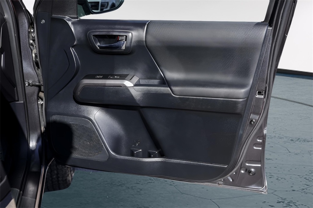 Used Car 2017 Toyota Tacoma  Trd Off-road For Sale Under $25,000 In Austin, Texas