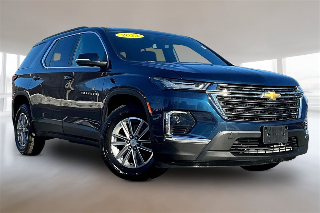 2023 Chevrolet Traverse LT Leather AWD