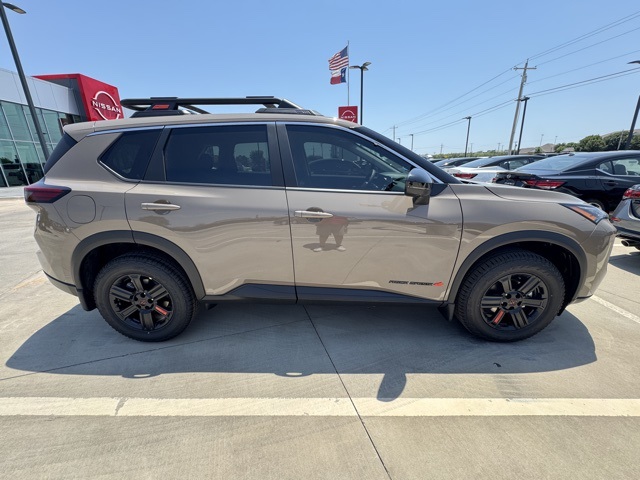 2026 Nissan Rogue SV photo 4