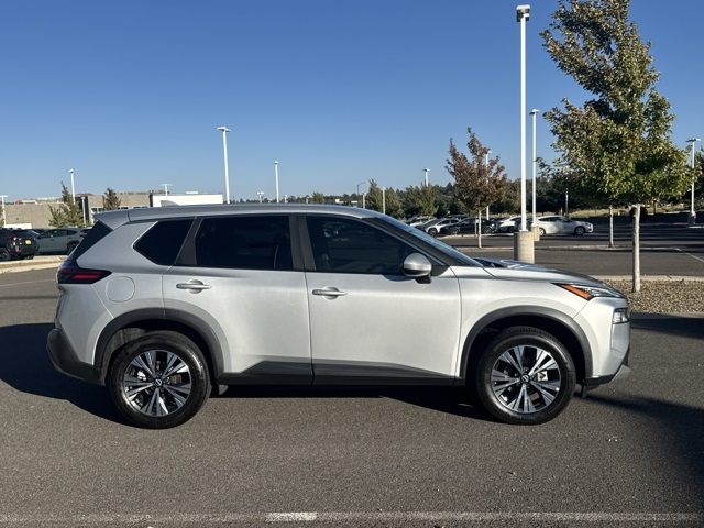 2023 Nissan Rogue SV photo 2