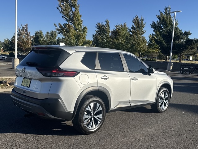 2023 Nissan Rogue SV photo 3