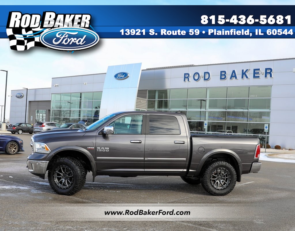 2017 RAM 1500 Laramie Crew Cab 4WD