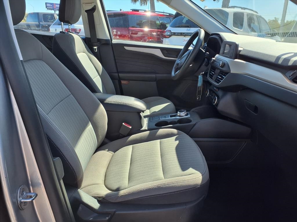 2022 Ford Escape S - 8