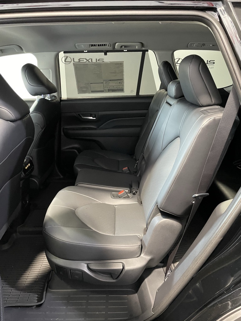 Thumbnail: 2026 Toyota Grand Highlander - 26