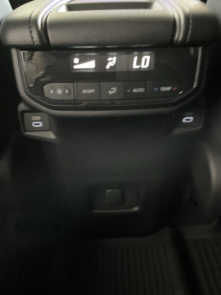 Thumbnail: 2026 Toyota Grand Highlander - 28