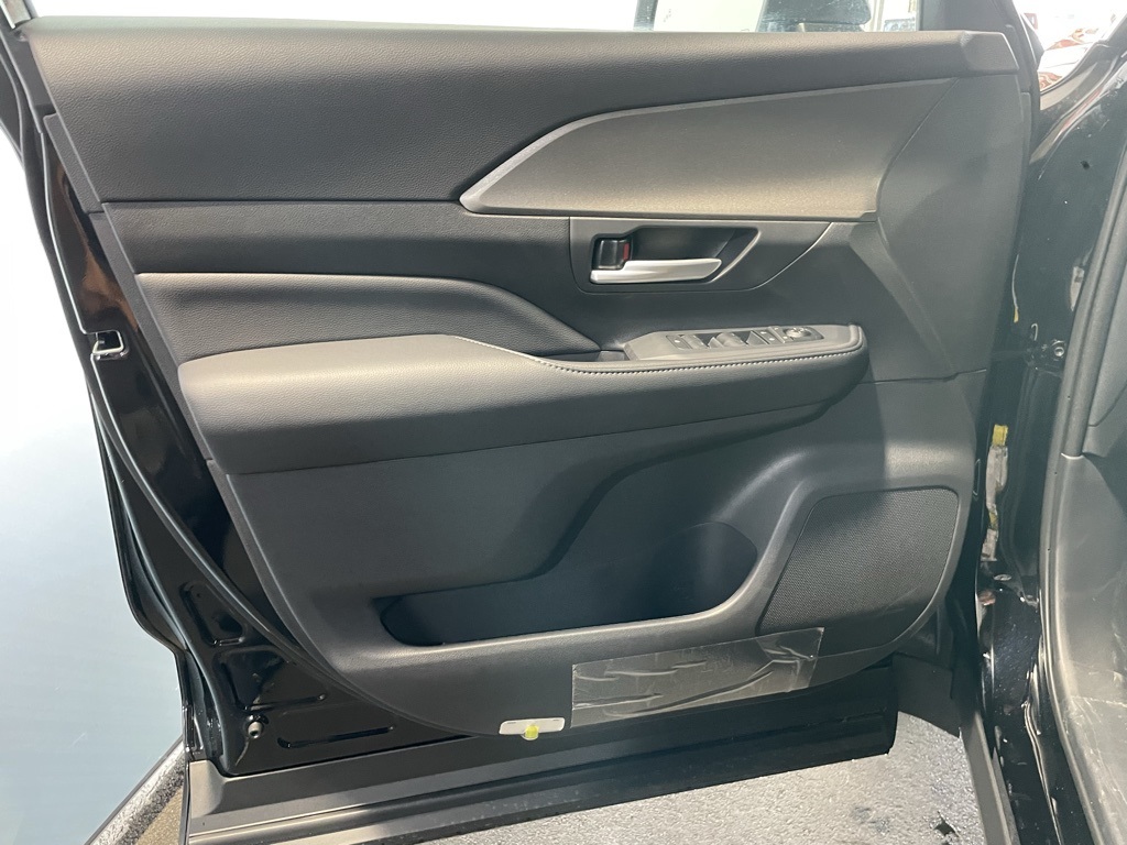 Thumbnail: 2026 Toyota Grand Highlander - 30