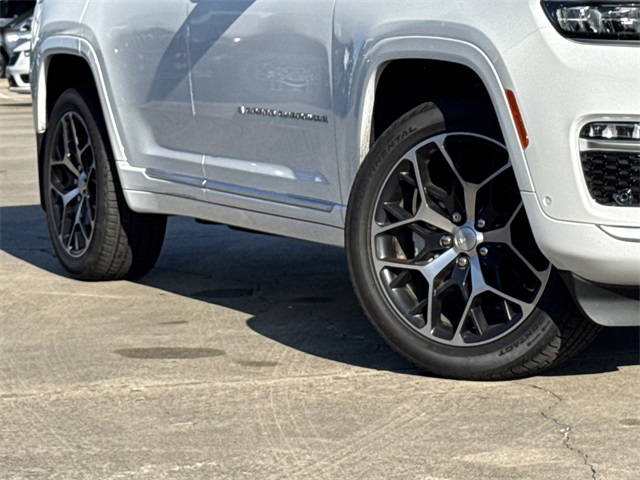 2025 Jeep Grand Cherokee Summit - 2