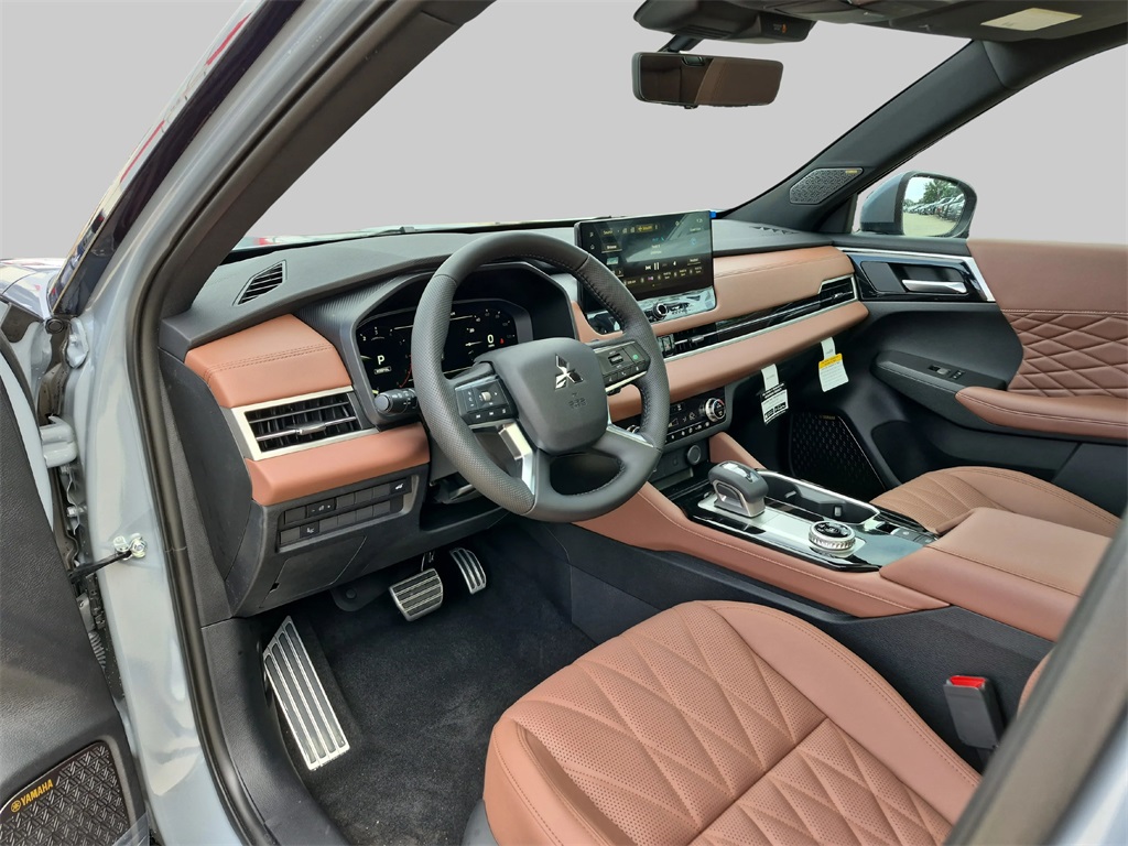 2025 Mitsubishi Outlander SEL - 8