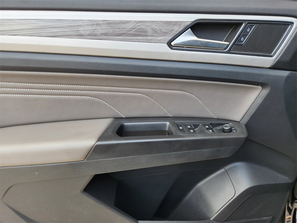 2022 Volkswagen Atlas Cross Sport 3.6L V6 SE w/Technology Black at DeMontrond Automotive Group