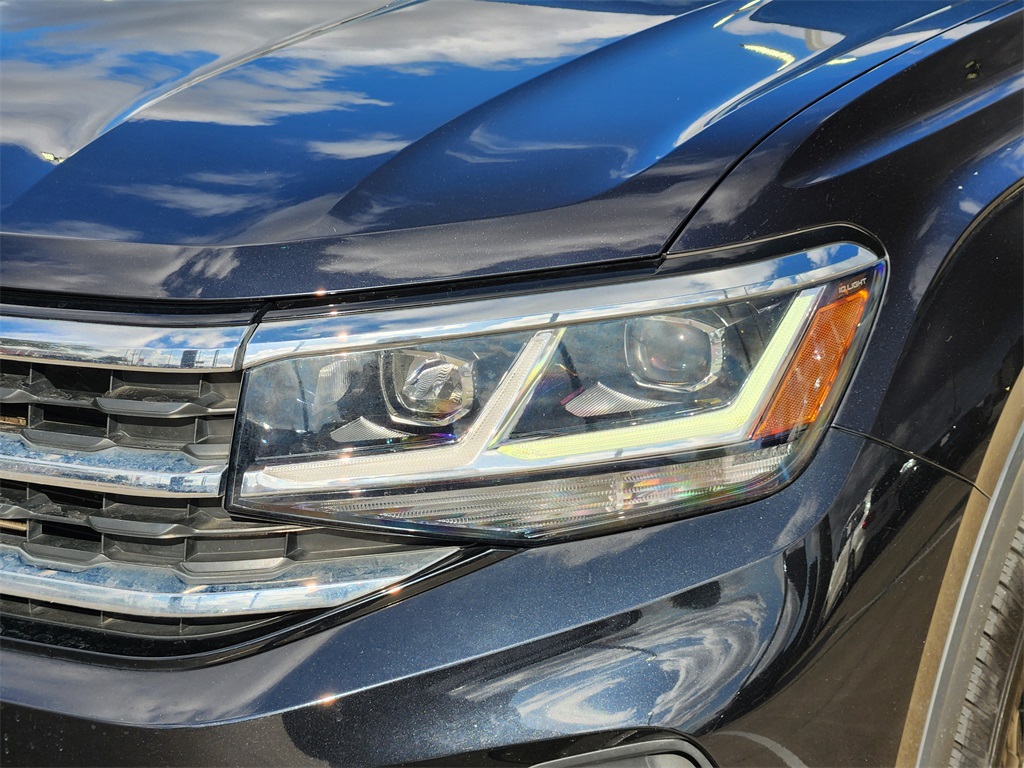 2022 Volkswagen Atlas Cross Sport 3.6L V6 SE w/Technology Black at DeMontrond Automotive Group