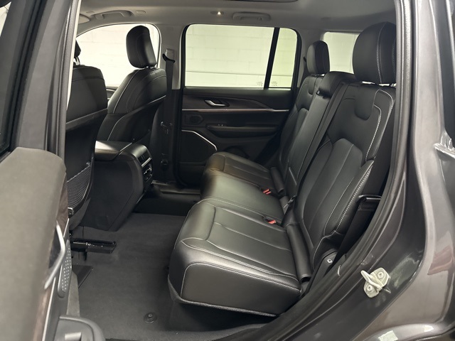 2023 Jeep Grand Cherokee Limited photo 5