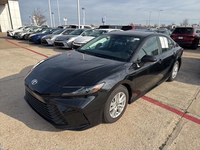 2025 Toyota Camry LE FWD