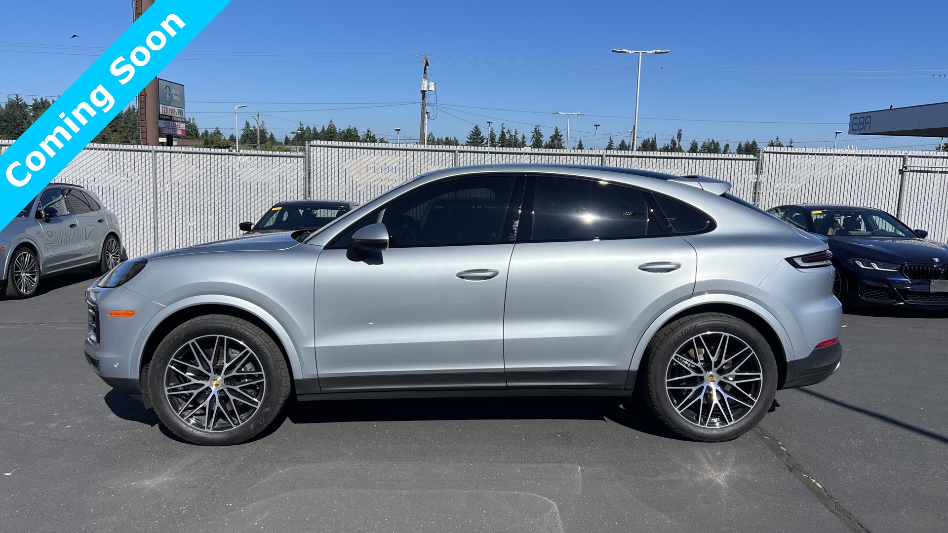 2024 Porsche Cayenne Base photo 4