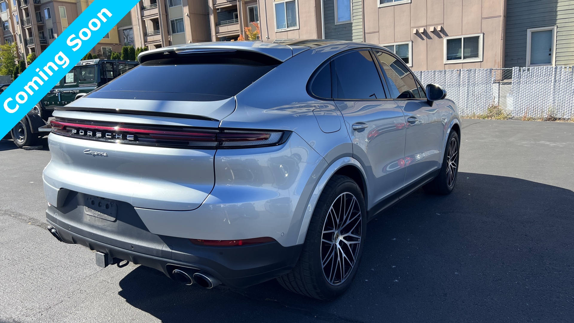 2024 Porsche Cayenne Base photo 7