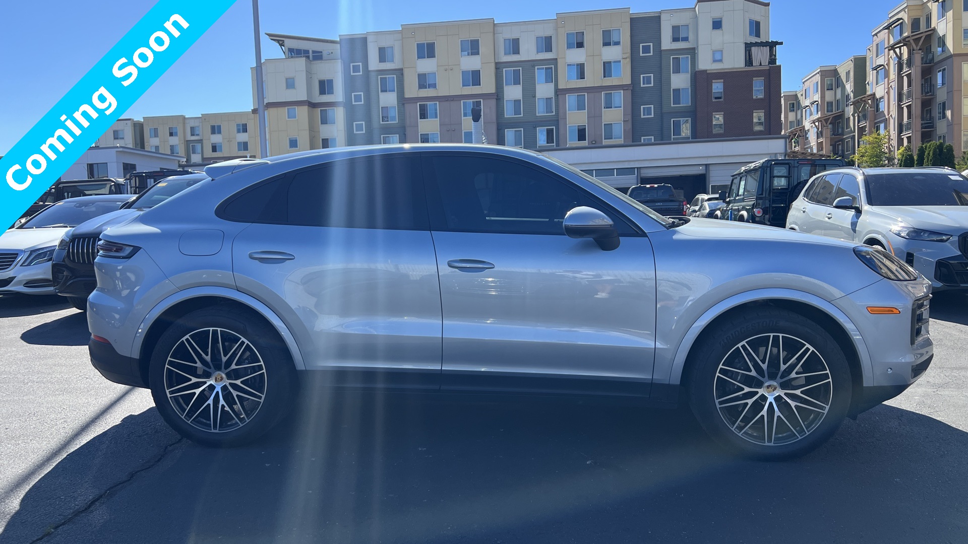 2024 Porsche Cayenne Base photo 8