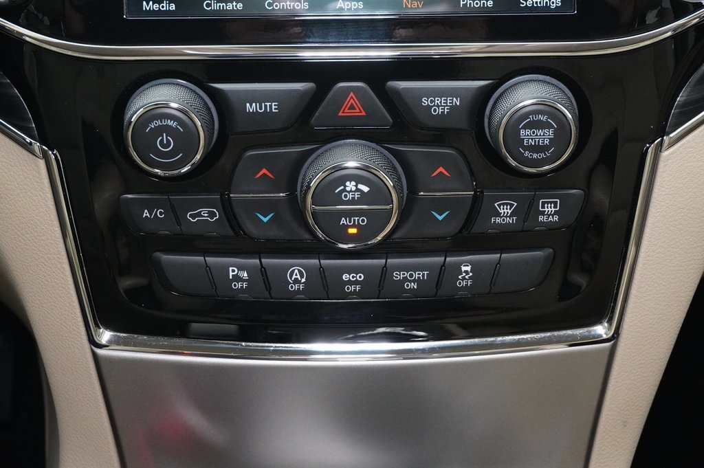 Used Car 2021 Jeep Grand Cherokee  Limited For Sale Under $25,000 In Weatherford, Texas