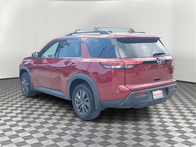 2022 Nissan Pathfinder SV photo 3