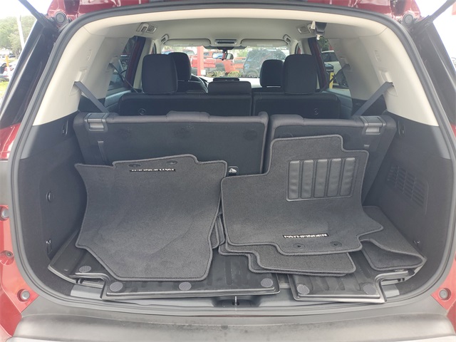 2022 Nissan Pathfinder SV photo 8