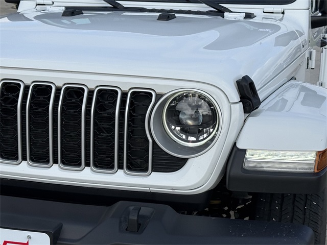 2025 Jeep Wrangler Sahara - 9