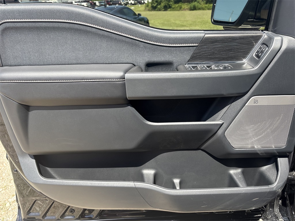 2025 Ford F-150 Lariat - 9