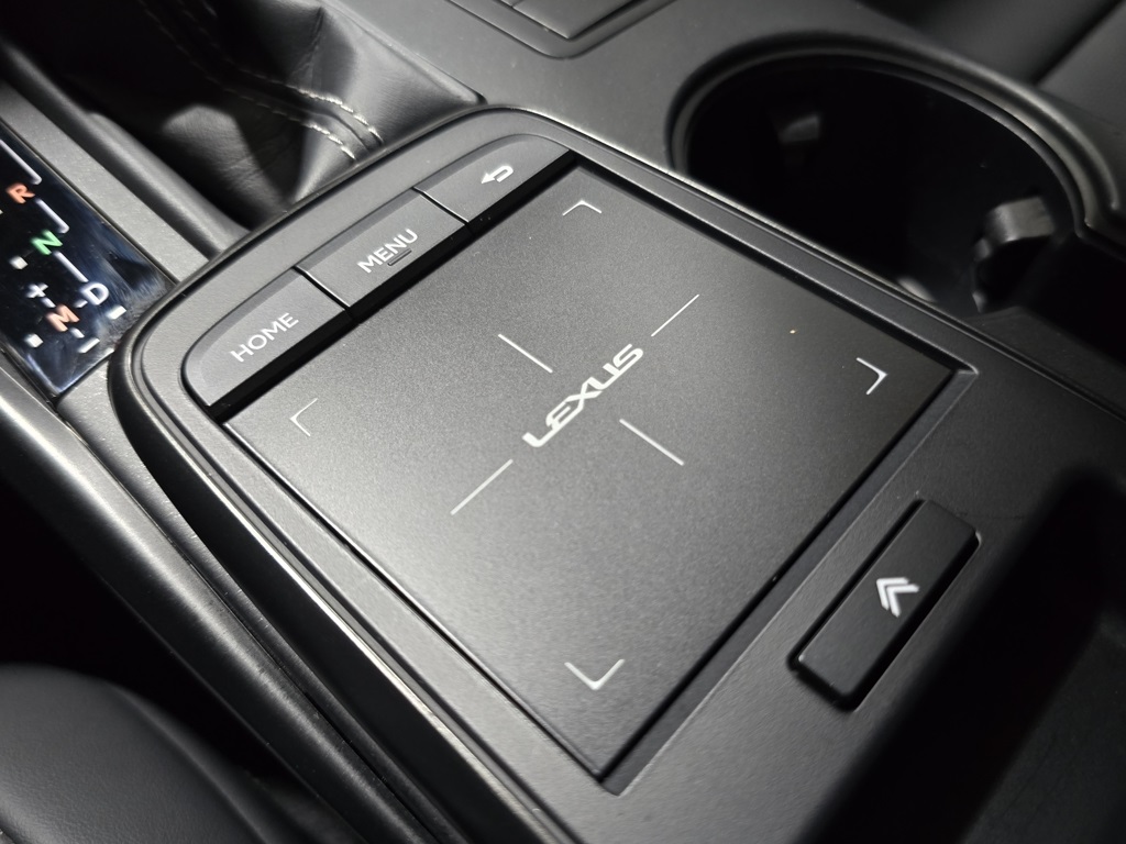 Thumbnail: 2024 Lexus IS - 25