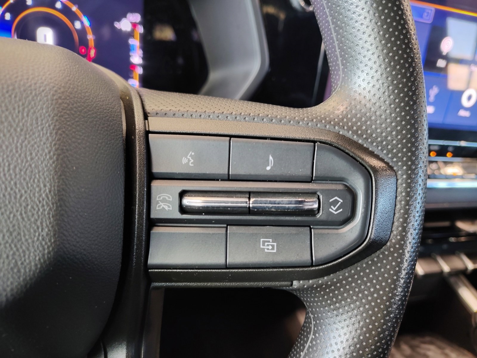 Used Car 2023 Chevrolet Colorado  Work Truck For Sale Under $30,000 In San Antonio, Texas