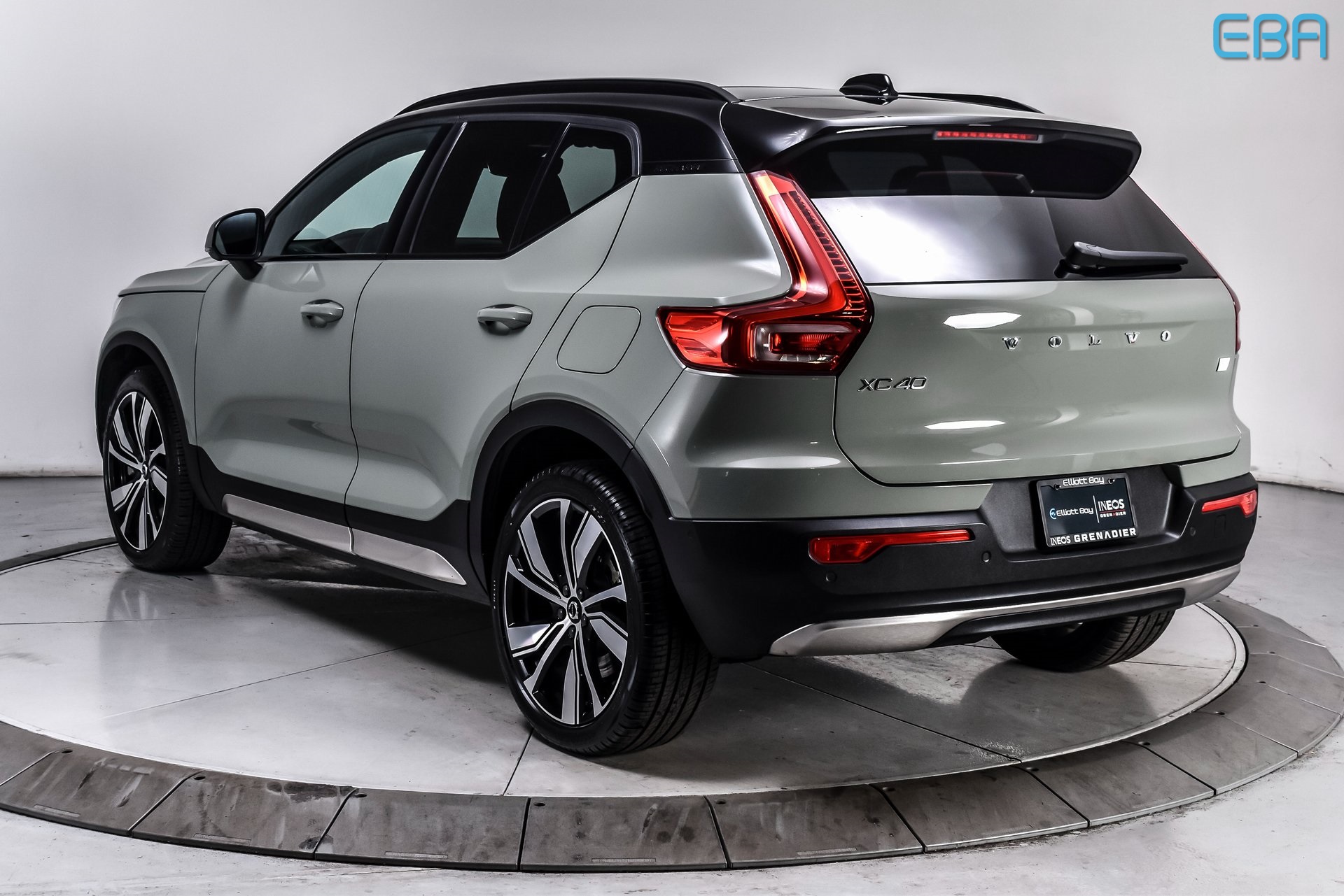 2022 Volvo XC40 Recharge P8 Ultimate photo 4