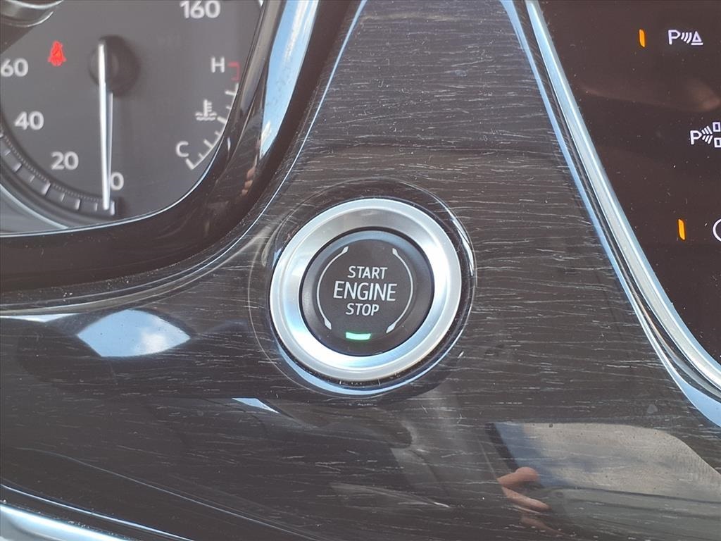 2022 Cadillac XT6 Premium Luxury Green at Tom Peacock Cadillac